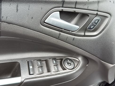 Used 2018 Ford Escape SE FWD image 7