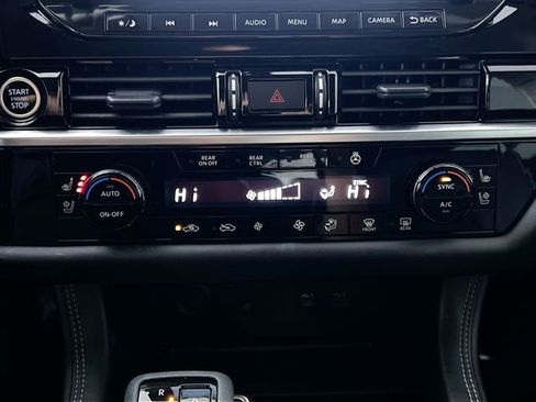 Used 2023 Nissan Pathfinder Platinum image 19