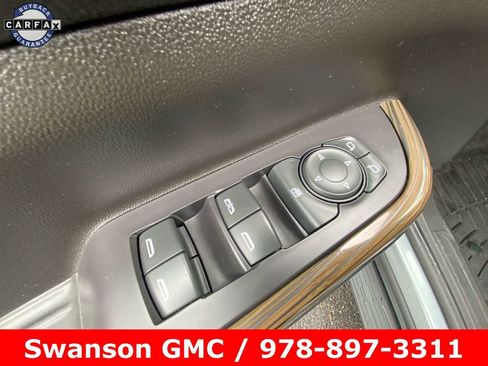 Used 2022 GMC Acadia SLE image 23
