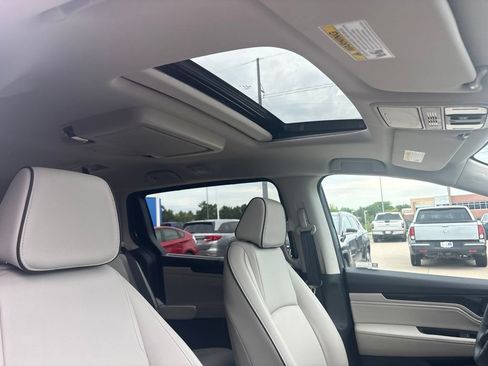 Certified 2026 Honda Odyssey Touring image 30