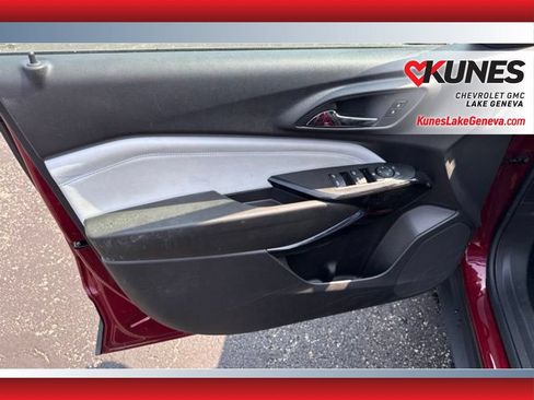 Used 2025 Chevrolet Trax LT w/ LT Convenience Package FWD image 15