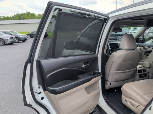Used 2017 Honda Pilot Touring image 31