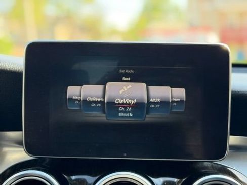 Used 2019 Mercedes-Benz GLC 300 4MATIC image 29