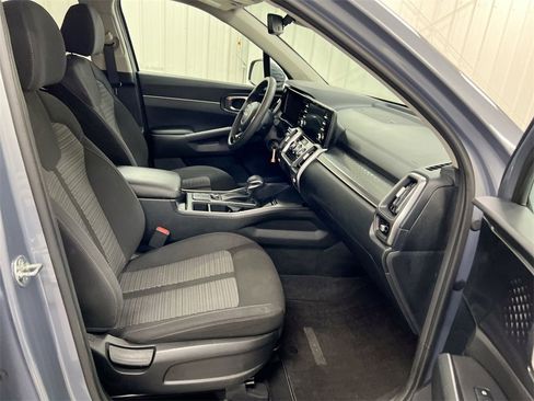 Used 2023 Kia Sorento LX image 21