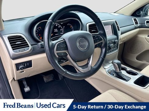 Used 2021 Jeep Grand Cherokee Laredo AWD/4WD image 14
