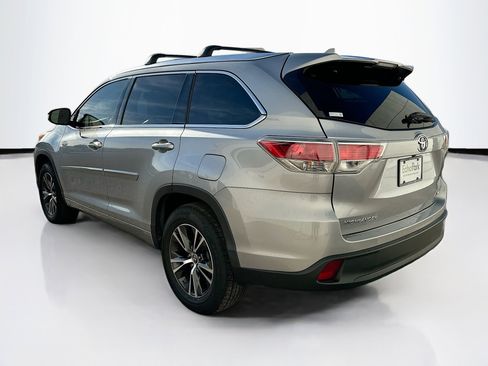 Used 2016 Toyota Highlander XLE image 5
