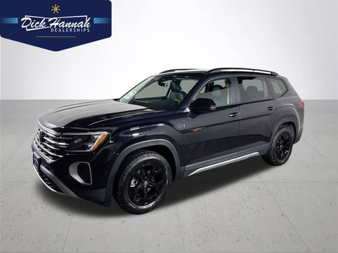 New 2026 Volkswagen Atlas Peak Edition AWD/4WD image 1