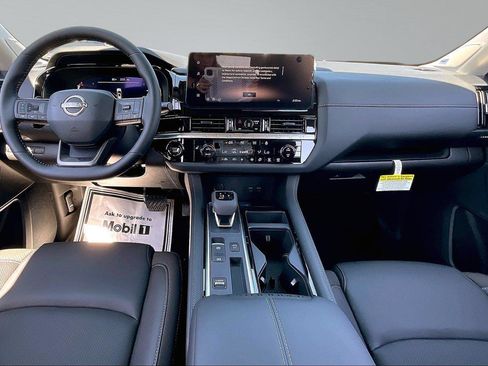 New 2026 Nissan Pathfinder SL FWD image 6