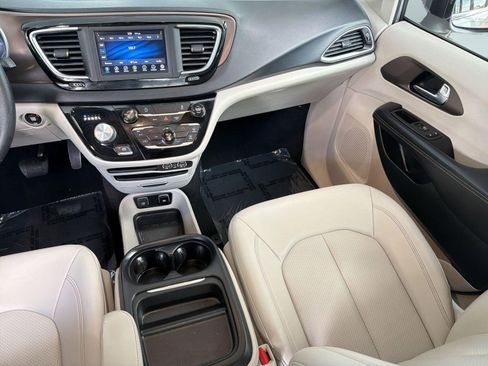 Used 2021 Chrysler Voyager Lxi FWD image 27