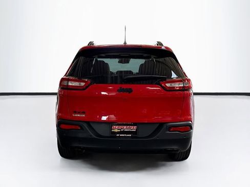 Used 2018 Jeep Cherokee Limited w/ Technology Group image 7