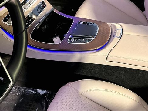 Used 2023 Mercedes-Benz E 350 4MATIC Sedan image 17