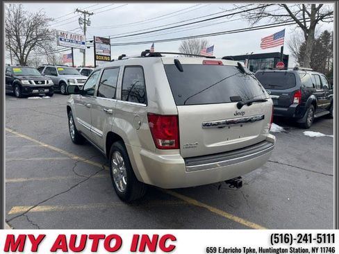 Used 2010 Jeep Grand Cherokee Limited image 6
