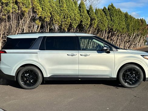 New 2026 Kia Carnival SX Prestige image 2