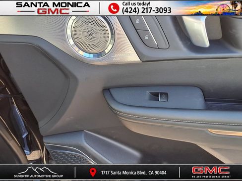Certified 2025 Buick Enclave Avenir w/ Super Cruise Package AWD/4WD image 28