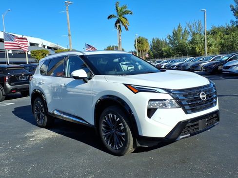 Certified 2024 Nissan Rogue Platinum w/ Platinum Premium Package image 11