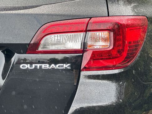 Used 2019 Subaru Outback 2.5i Premium image 27