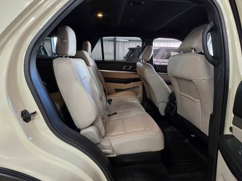 Used 2018 Ford Explorer XLT w/ Equipment Group 202A image 24