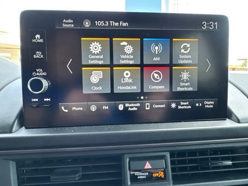 Used 2025 Honda Pilot TrailSport image 17