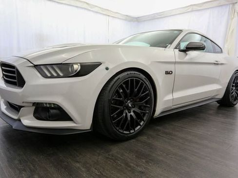 Used 2017 Ford Mustang GT Premium w/ GT Performance Package RWD image 25