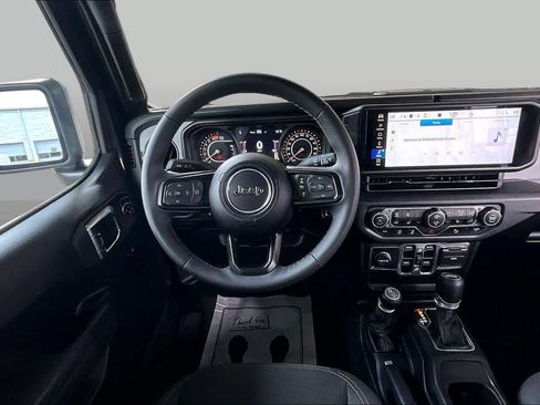 Used 2025 Jeep Wrangler Unlimited Sport AWD/4WD image 6