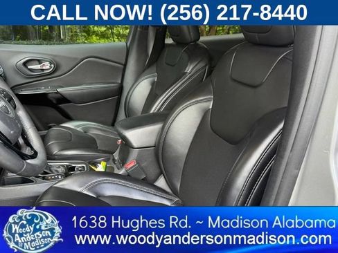 Used 2019 Jeep Cherokee Latitude Plus FWD image 8