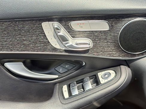 Used 2022 Mercedes-Benz GLC 300 4MATIC w/ Premium Package Lite image 13