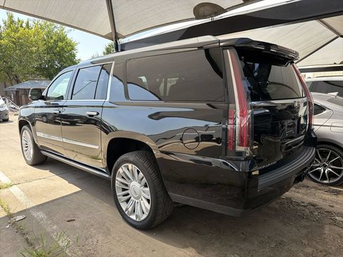 Used 2020 Cadillac Escalade ESV Platinum RWD image 4