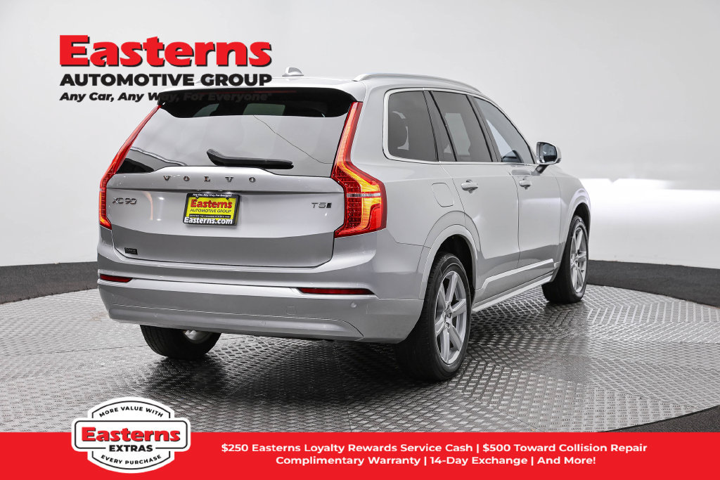 Used 2022 Volvo XC90 T5 Momentum AWD/4WD image 6