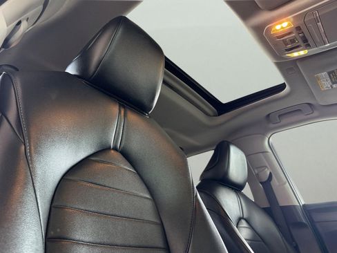 Used 2021 Toyota Highlander XLE image 22