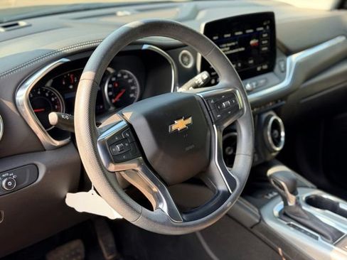 Used 2024 Chevrolet Blazer LT w/ Convenience Package FWD image 8