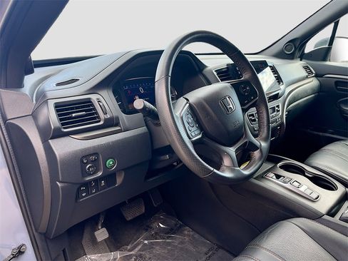Used 2023 Honda Passport TrailSport image 9