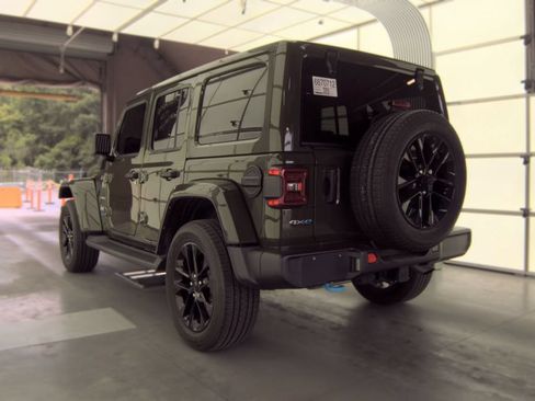 Used 2022 Jeep Wrangler Unlimited Sahara AWD/4WD image 4