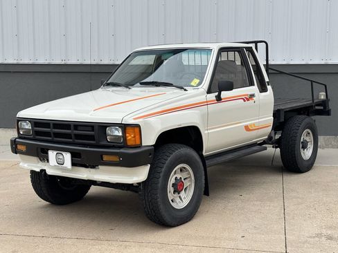 Used 1986 Toyota Pickup SR5 image 2