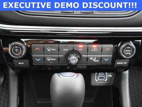 New 2025 Jeep Compass Latitude w/ Sun & Sound Group image 6