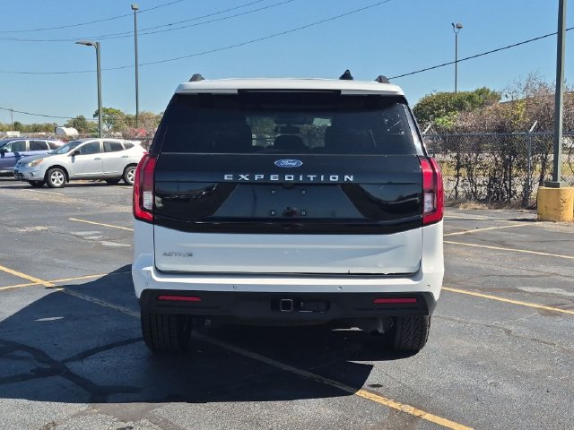 Used 2025 Ford Expedition Active AWD/4WD image 6