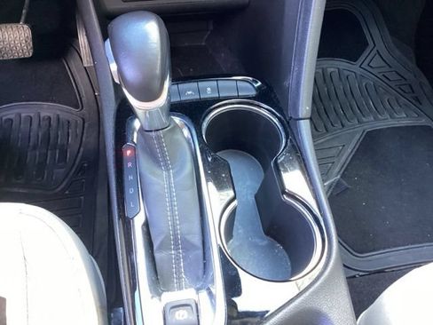 Used 2022 Buick Encore GX Preferred w/ Sport Touring Package FWD image 30