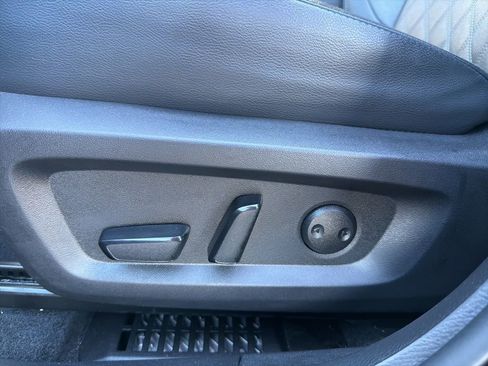 Used 2024 Mitsubishi Outlander 4WD Plug-In Hybrid image 12