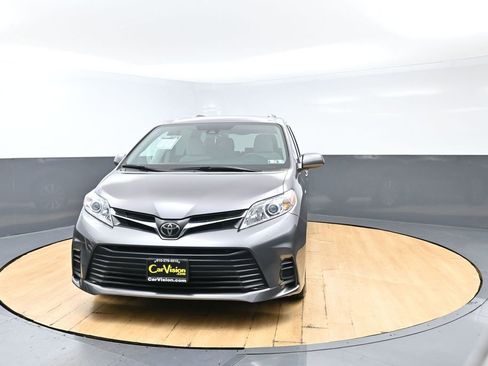 Used 2020 Toyota Sienna LE AWD/4WD image 5