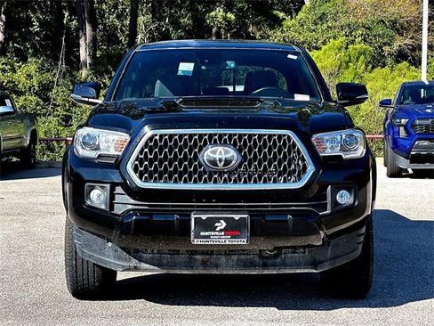 Used 2019 Toyota Tacoma TRD Sport image 3