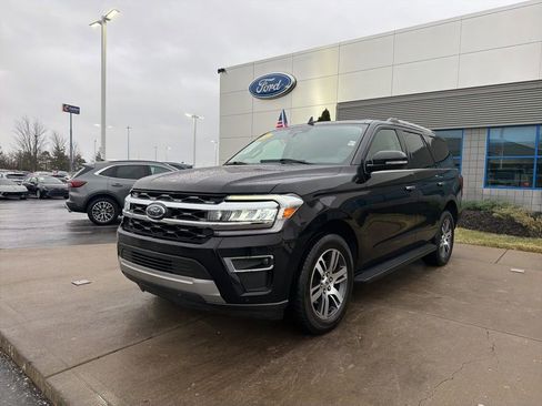 Used 2024 Ford Expedition Limited image 3