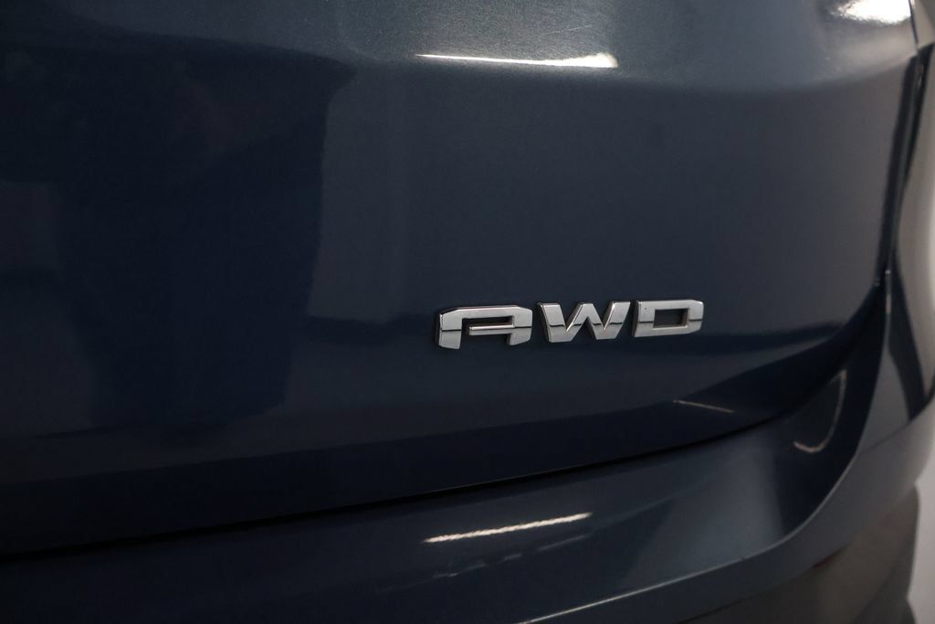Used 2024 GMC Terrain SLE AWD/4WD image 11