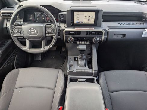 Used 2025 Toyota Tacoma SR image 9