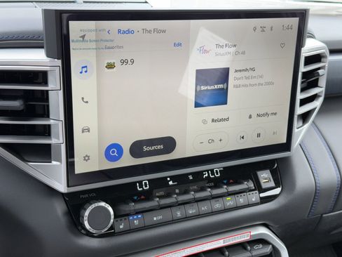 New 2025 Toyota Tundra Platinum image 32