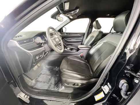 Used 2023 Jeep Grand Cherokee Altitude image 20