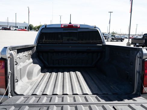 Used 2024 Chevrolet Colorado ZR2 w/ Technology Package AWD/4WD image 9