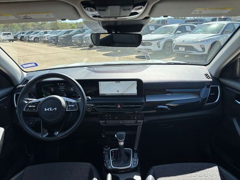 Used 2025 Kia Seltos S image 34
