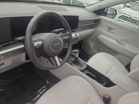 Used 2025 Hyundai Kona SEL AWD/4WD image 16