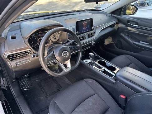 Used 2024 Nissan Altima 2.5 SV image 23