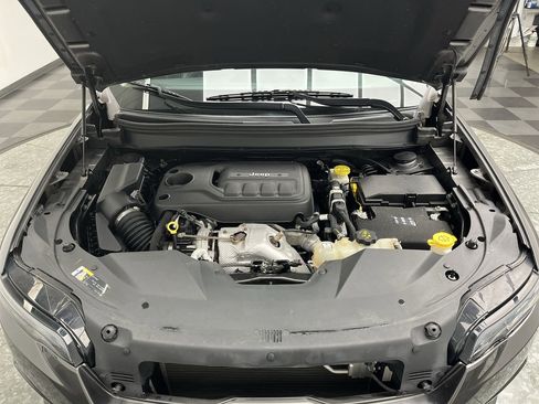 Used 2019 Jeep Cherokee Latitude Plus w/ Cold Weather Group image 27