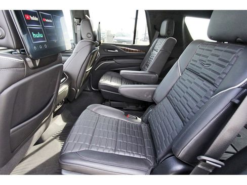 Certified 2024 Cadillac Escalade Sport Platinum w/ Heavy-Duty Trailer Package image 7